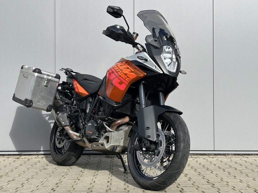 2015 KTM 1190 Adventure ABS - Koffers - Akrapovic (bj 2015), Nijkamp & Ooteman Motoren, Meer dan 35 kW, ABS, Info@nijkamp-ootemanmotoren.nl