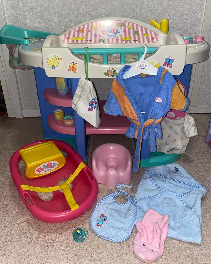 Baby Born center met accessoires met gratis badjasje, Kinderen en Baby's, Ophalen of Verzenden, Gebruikt, Babypop