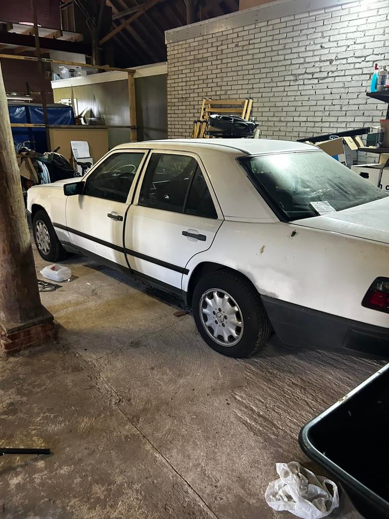 Mercedes-Benz 200-Serie 2.6 260 E K6 1986 Wit, Auto's, Mercedes-Benz, 1340 kg, 2599 cc, Wit, Handgeschakeld