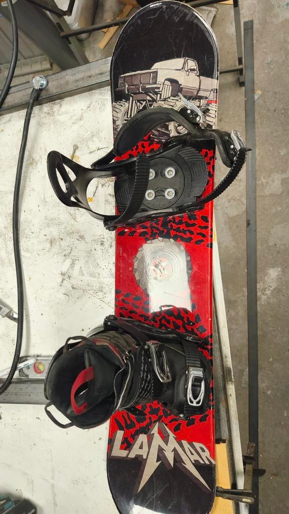 Klein snowboard met schoenen voor een kind, Ophalen of Verzenden