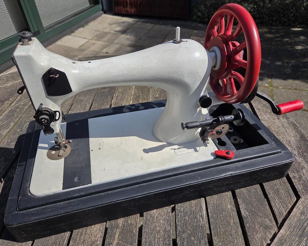 vintage Singer handnaaimachine, Antiek en Kunst, Antiek | Naaimachines, Ophalen