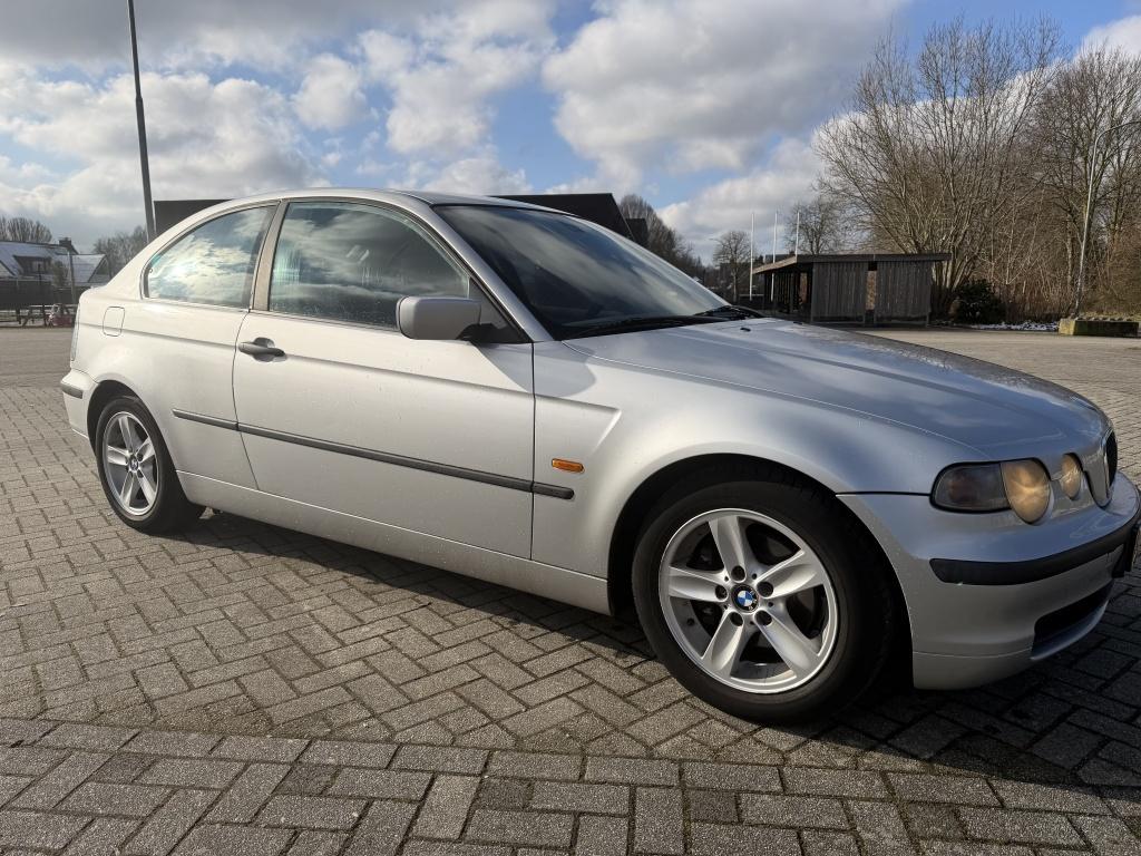 BMW 3 Serie Compact 316ti Executive Airco (bj 2001), Auto's, BMW, Stof, 4 cilinders, Handgeschakeld, Zilver of Grijs