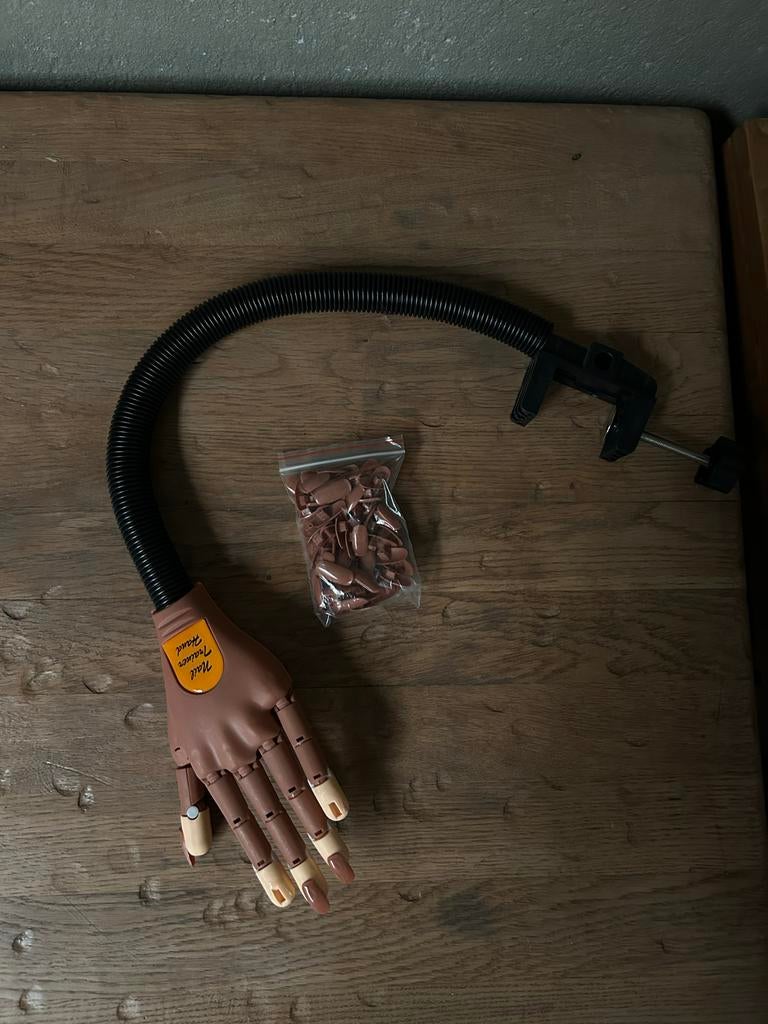 Oefenhand nagels met extra nagels en tafelklem, Ophalen of Verzenden, Gebruikt, Overige typen