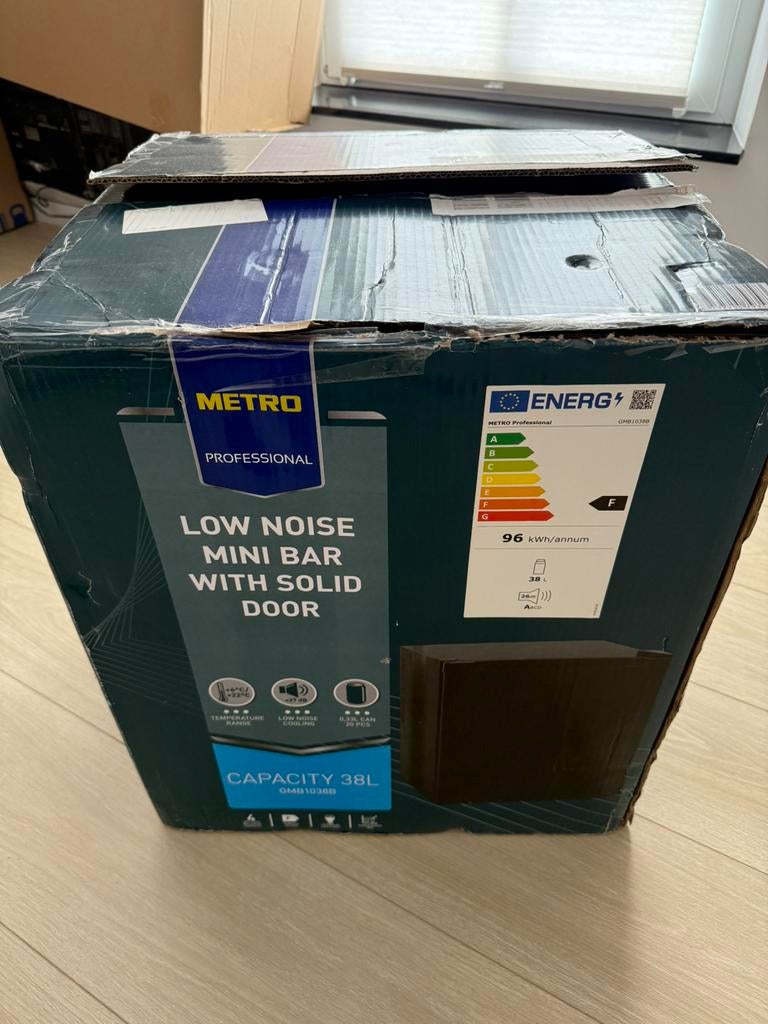Metro Professional Low Noise Minibar met dichte deur nieuw!, Zonder vriesvak, Nieuw, Ophalen of Verzenden, Minder dan 75 liter