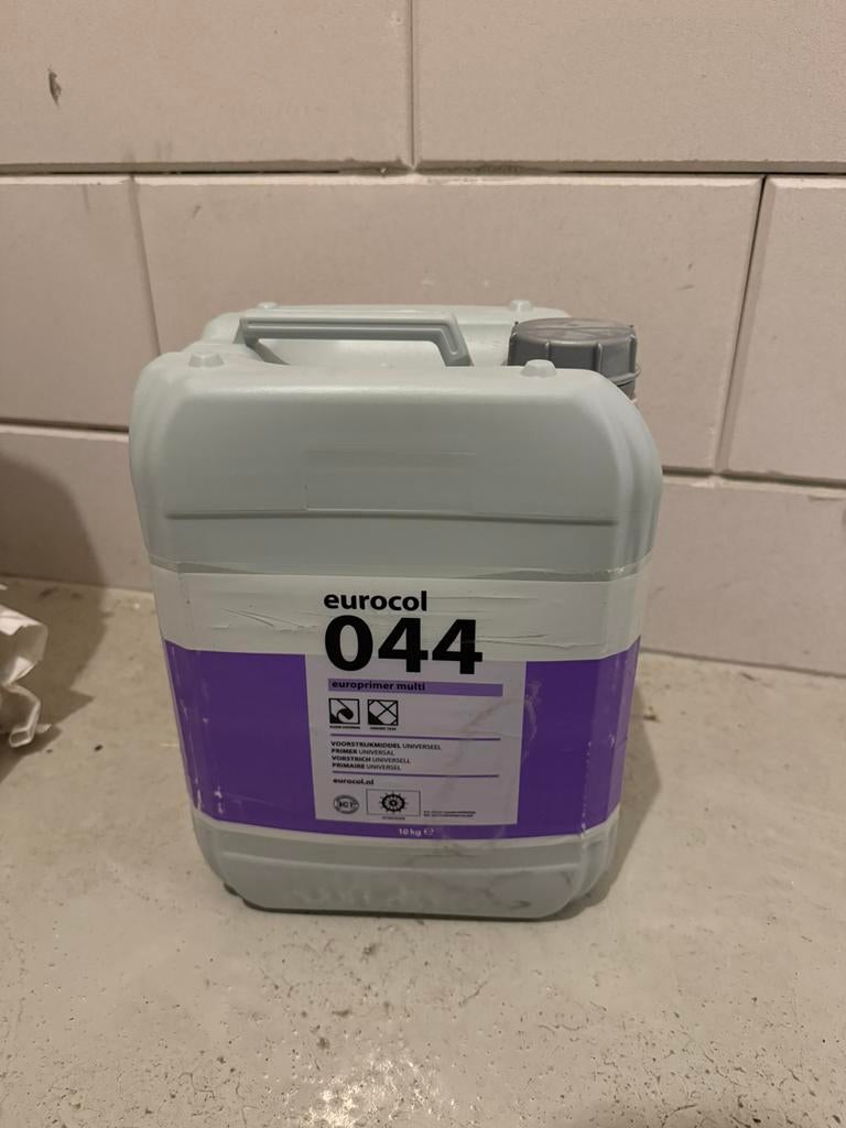Eurocol 044 primer 10 kilo, Ophalen, Zo goed als nieuw, Minder dan 10 m², Tapijt