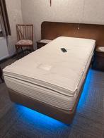 Matras en topper, Huis en Inrichting, Slaapkamer | Matrassen en Bedbodems, Ophalen, 90 cm, Eenpersoons, Zo goed als nieuw