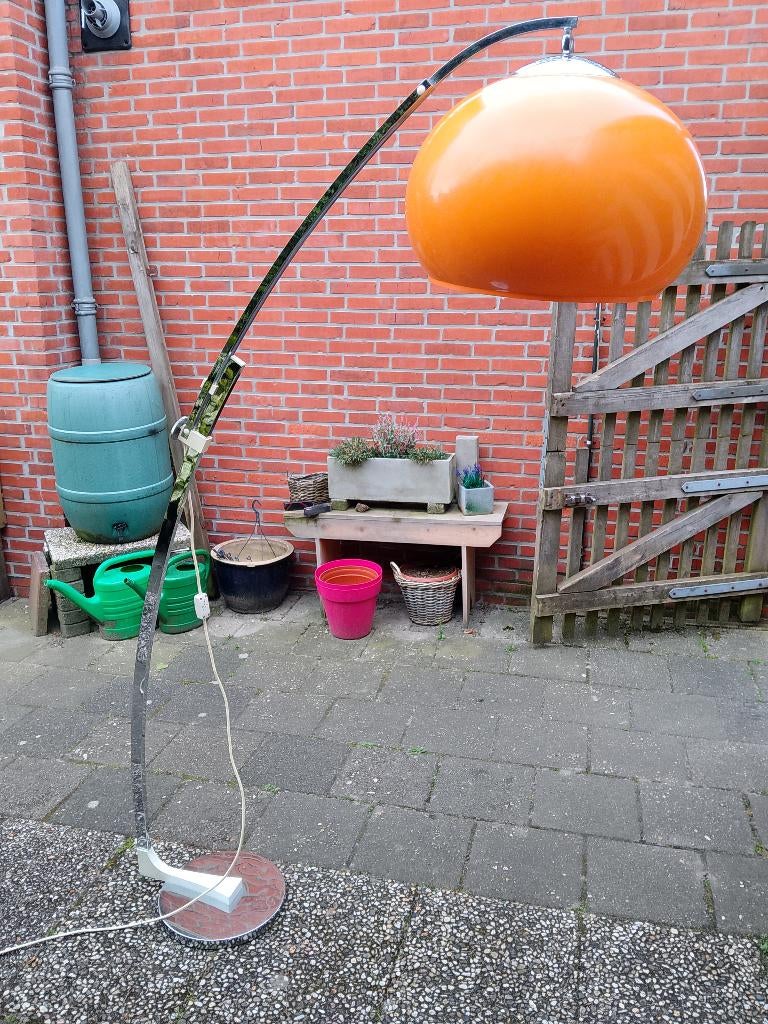 Vintage Goffredo Reggiani Space Age boogvormige vloerlamp, Huis en Inrichting, Lampen | Vloerlampen, Ophalen, Gebruikt, Metaal