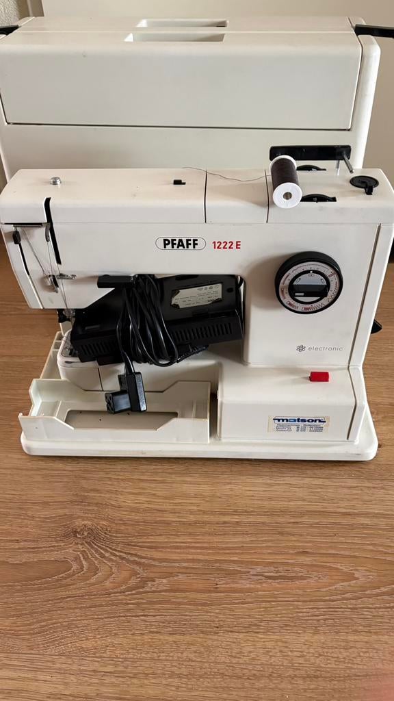 Mooie naaimachine, Hobby en Vrije tijd, Naaimachines en Toebehoren, Ophalen, Zo goed als nieuw, Naaimachine, Overige merken