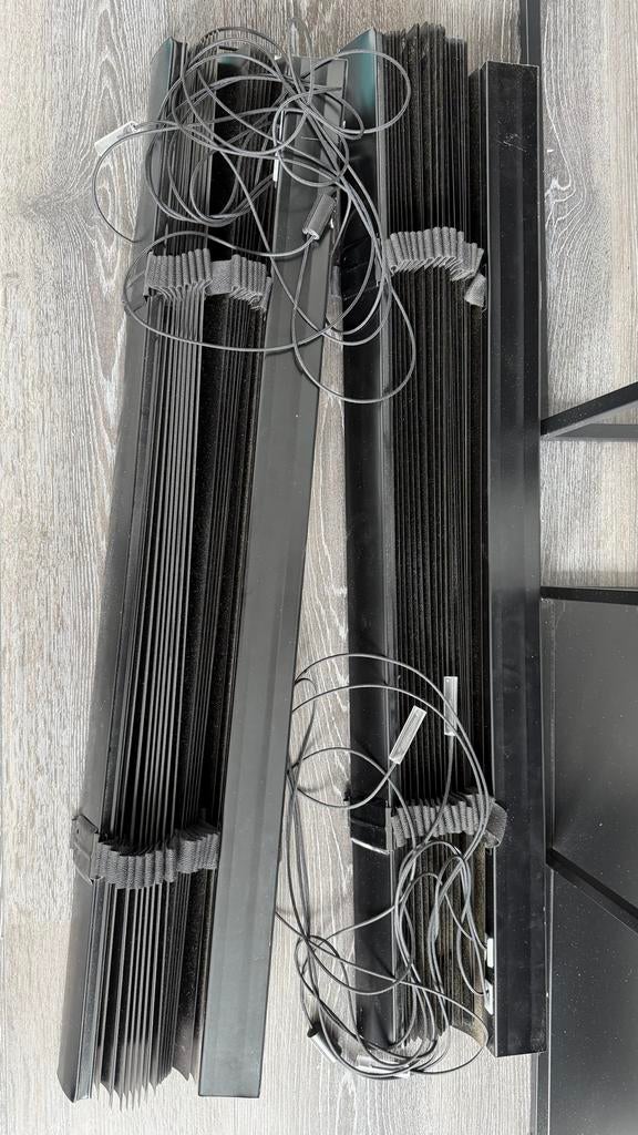 2 Zwarte lamellen, Gebruikt, Zwart, 150 tot 200 cm, 50 tot 100 cm