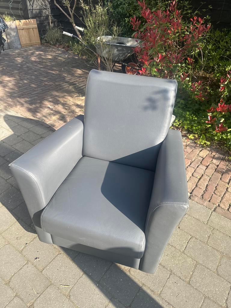 Grijze fauteuil, Huis en Inrichting, Fauteuils, Ophalen, Kunststof, Gebruikt, 75 tot 100 cm