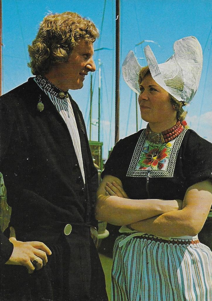 Volendam klederdracht ongelopen ansichtkaart ( 1366 ), Ophalen of Verzenden, 1960 tot 1980, Ongelopen, Noord-Holland