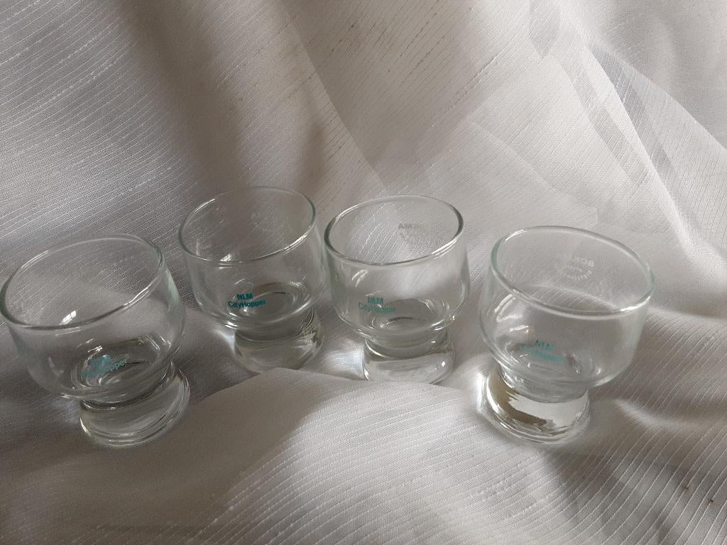 KLM CITYHOPPER, BOOKMA DISTILATEURS glaasjes 4 stuks, Verzamelen, Glas en Borrelglaasjes, Ophalen of Verzenden, Zo goed als nieuw
