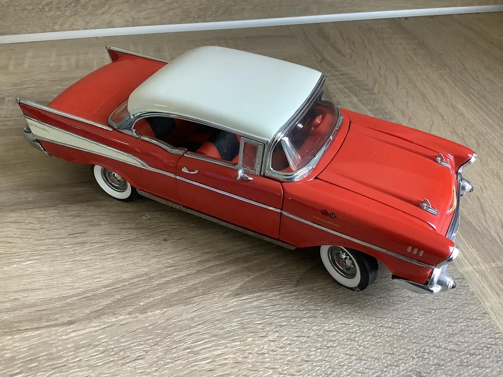 Chevrolet belair 1957, Hobby en Vrije tijd, Modelauto's | 1:18, Ophalen of Verzenden, Zo goed als nieuw, ERTL
