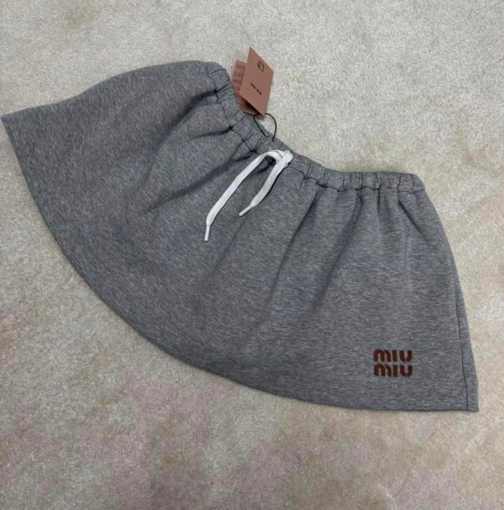 Miu miu rokje, Ophalen of Verzenden, Zo goed als nieuw, Boven de knie