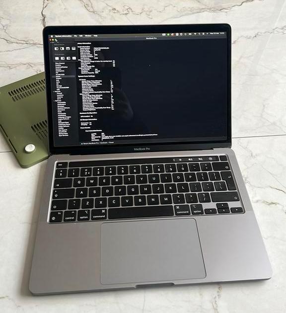 Uitstekende staat macbook pro 2020 13inch 8GB 256GB SSD, Computers en Software, Apple Macbooks, Zo goed als nieuw, MacBook Pro