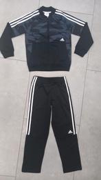 Adidas trainingspak maat 128, Ophalen of Verzenden, Jongen of Meisje, Sport- of Zwemkleding