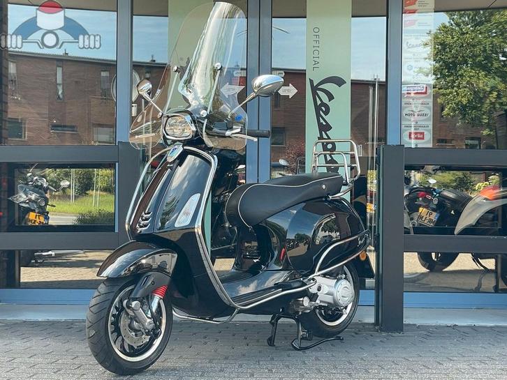 Vespa Sprint 50 4T 45km Zwart bj. 2023 4567km (bj 2023), Fietsen en Brommers, Scooters | Vespa, Zo goed als nieuw, Overige modellen