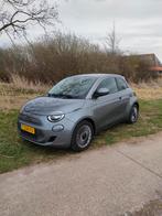 Fiat 500E 42kWh bj 2023 Grijs met lage km en goedkoop rijden, Auto's, 50 €/maand, Origineel Nederlands, USB, Dealer onderhouden