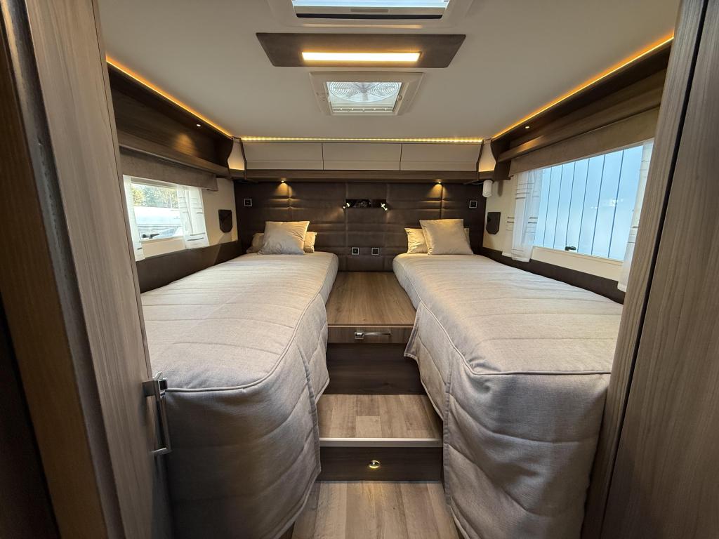 Kabe Travel Master Imperial i910 GB, Caravans en Kamperen, Luifel, Afzuigkap, Bedrijf, Diesel