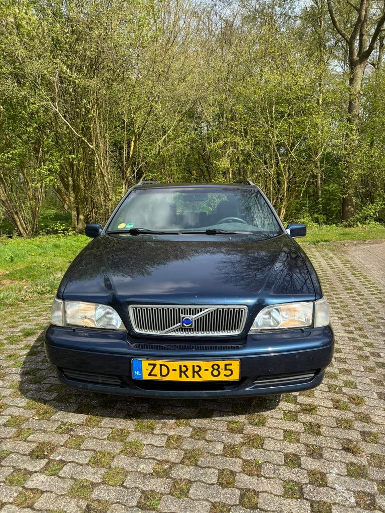 Stoere V70 2.5 Classic 1999 NWE APK!, Auto's, Volvo, Voorwielaandrijving, Zwart, Blauw, Particulier