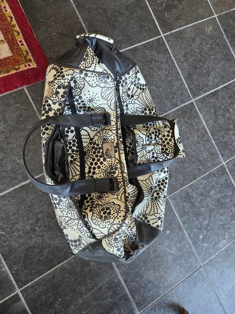 Roxy Limited Edition Leren Koffer met Wielen, Sieraden, Tassen en Uiterlijk, Tassen | Reistassen en Weekendtassen, Gebruikt, Zwart