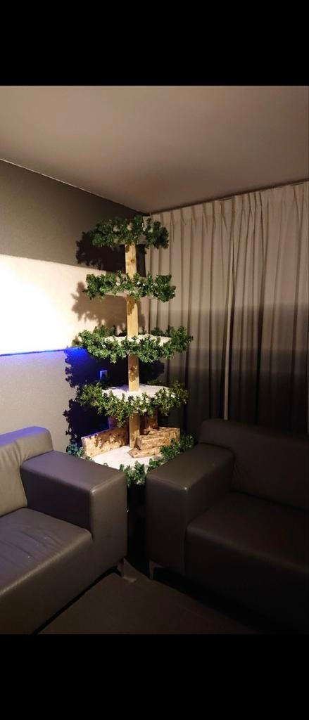 Grote mdf houten kerstboom met 5 planken en 5x guirlande, Diversen, Kerst, Ophalen, Gebruikt