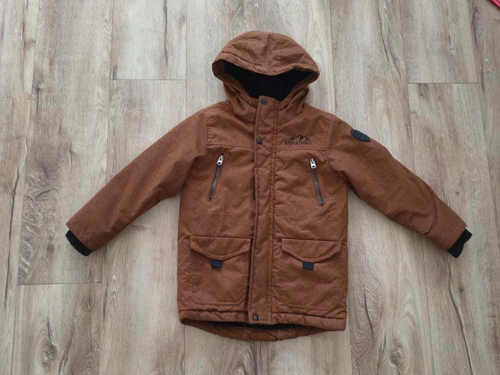 Prachtige bruine winterjas met capuchon jongens, maat 122., Kinderen en Baby's, Kinderkleding | Maat 122, Onb, Ophalen of Verzenden