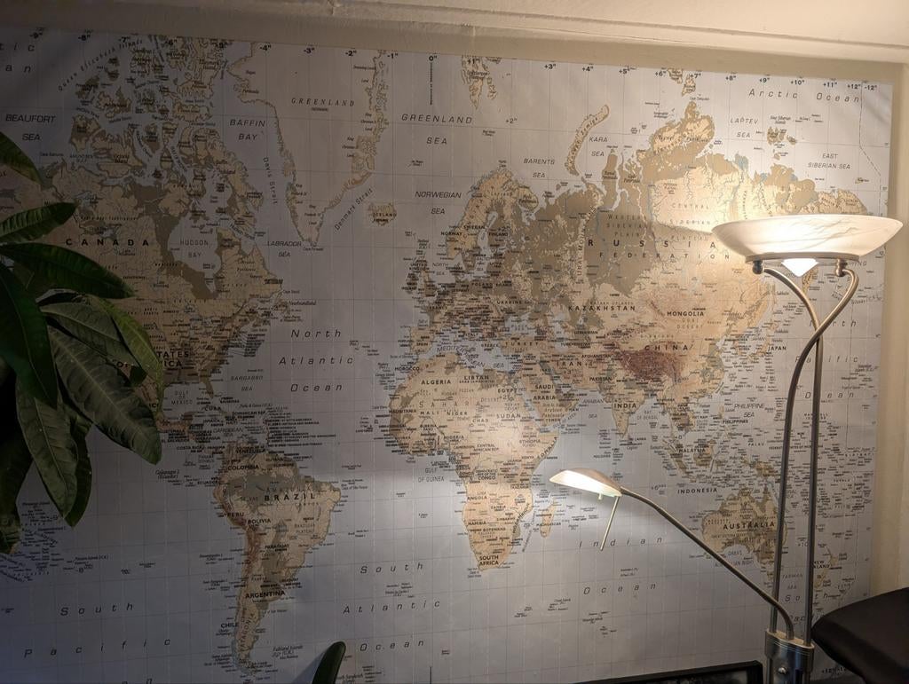 Grote wereldkaart, Ophalen