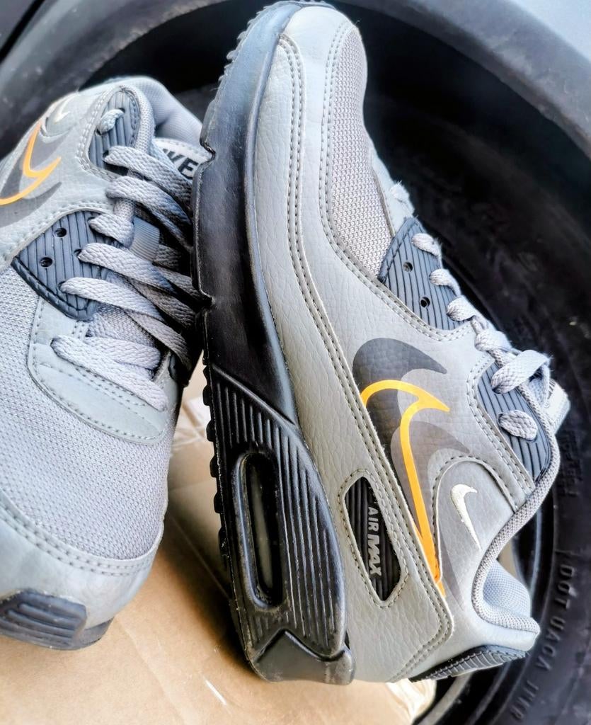 Nike Air Max sneakers maat 38 - Grijs met oranje accenten, Nike air max, Overige kleuren, Verzenden, .