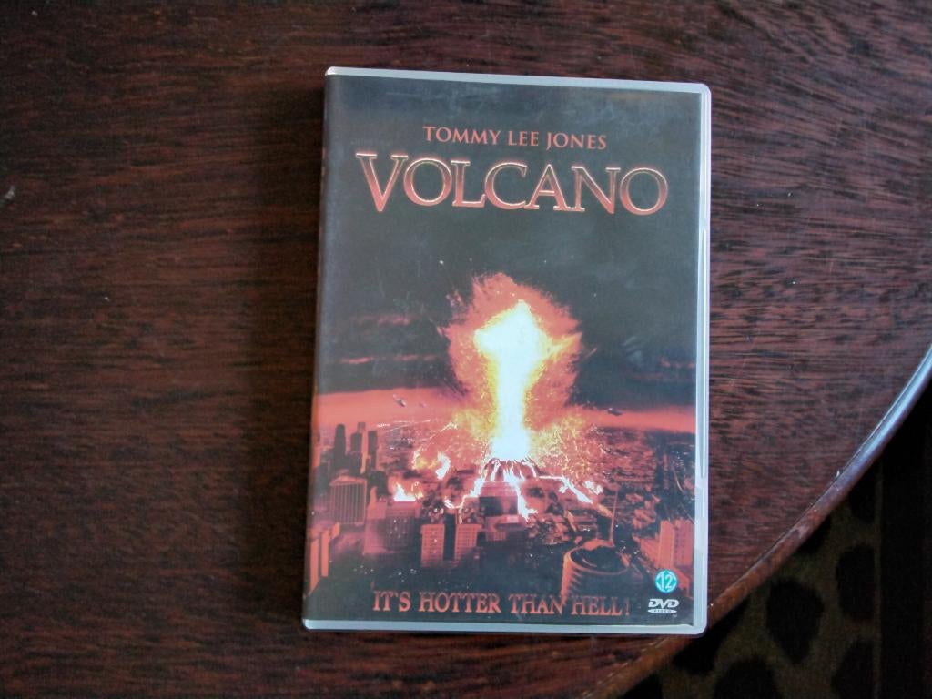 Volcano, origineel, Vanaf 12 jaar, Ophalen of Verzenden, Zo goed als nieuw, Actiethriller