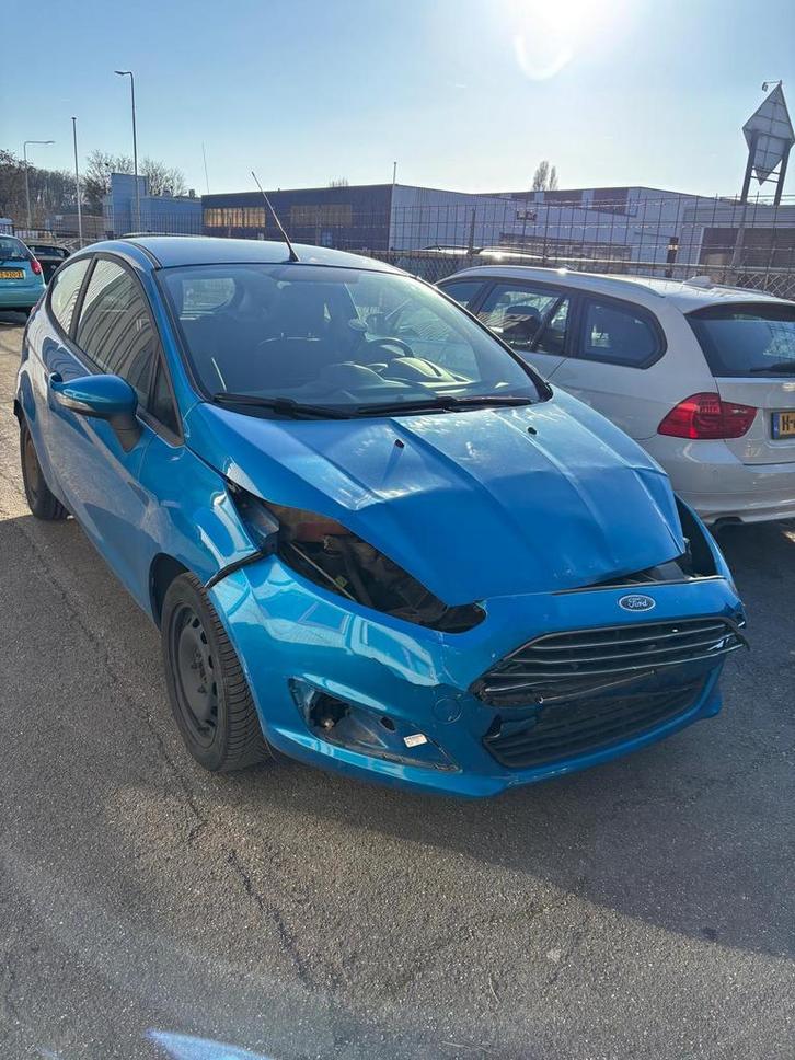 Ford Fiësta 1.0 48KW/65PK 3D 2014 Blauw SCHADE AUTO, Auto's, Ford, Particulier, Fiësta, ABS, Airbags, Airconditioning, Bluetooth