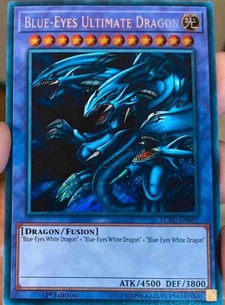 Yu-Gi-Oh! Blue Eyes Ultimate Dragon LCKC 1st Edition !, Hobby en Vrije tijd, Verzamelkaartspellen | Yu-gi-Oh!, Ophalen of Verzenden