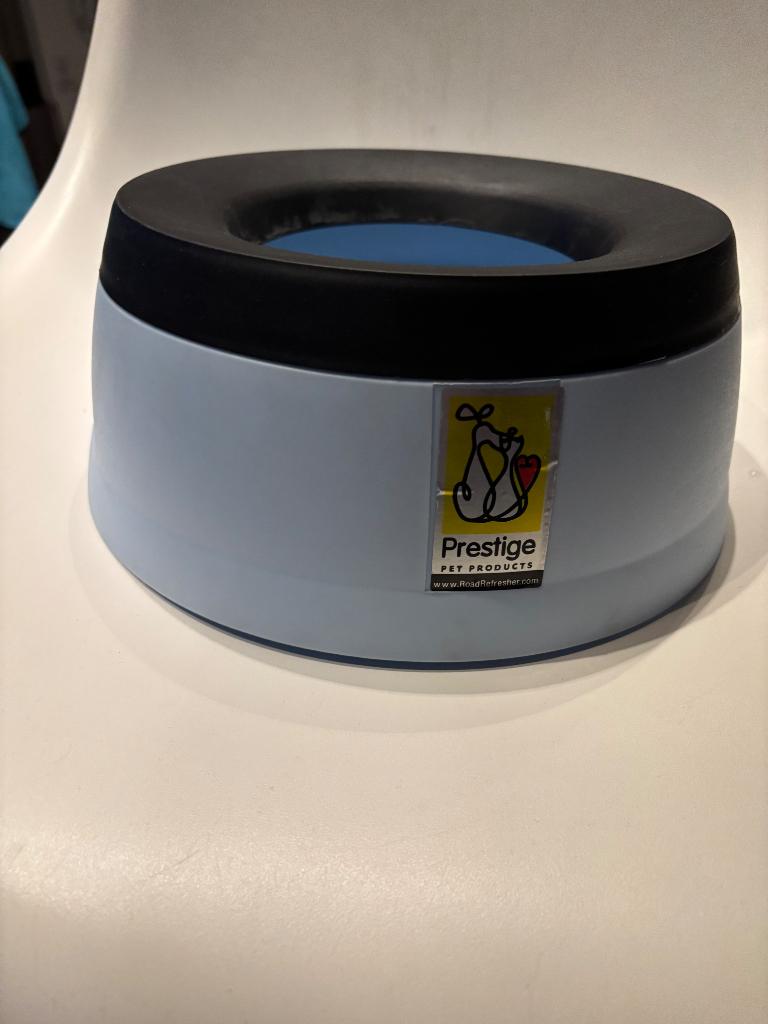 Road Refresher drinkbak hond, Dieren en Toebehoren, Hondenvoerbakken en Drinkbakken, Ophalen of Verzenden, Anti-knoei, Zo goed als nieuw