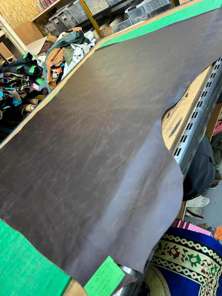 2 bruine cryzz splits tuigleer lappen 1,3 mm dikte iets stug, Bruin, Leer of Kunstleer, Ophalen of Verzenden, Zo goed als nieuw