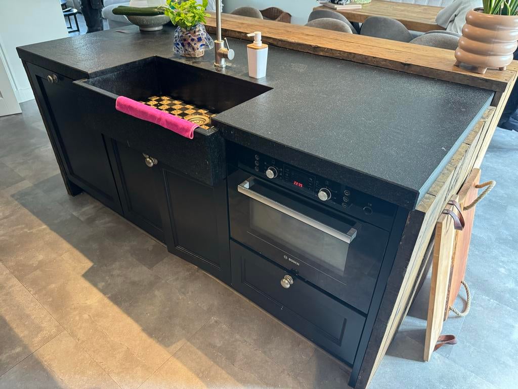 Complete zwarte keuken met eiland en gasfornuis van Falcon., Huis en Inrichting, Keuken | Complete keukens, Gebruikt, Zwart, Overige typen