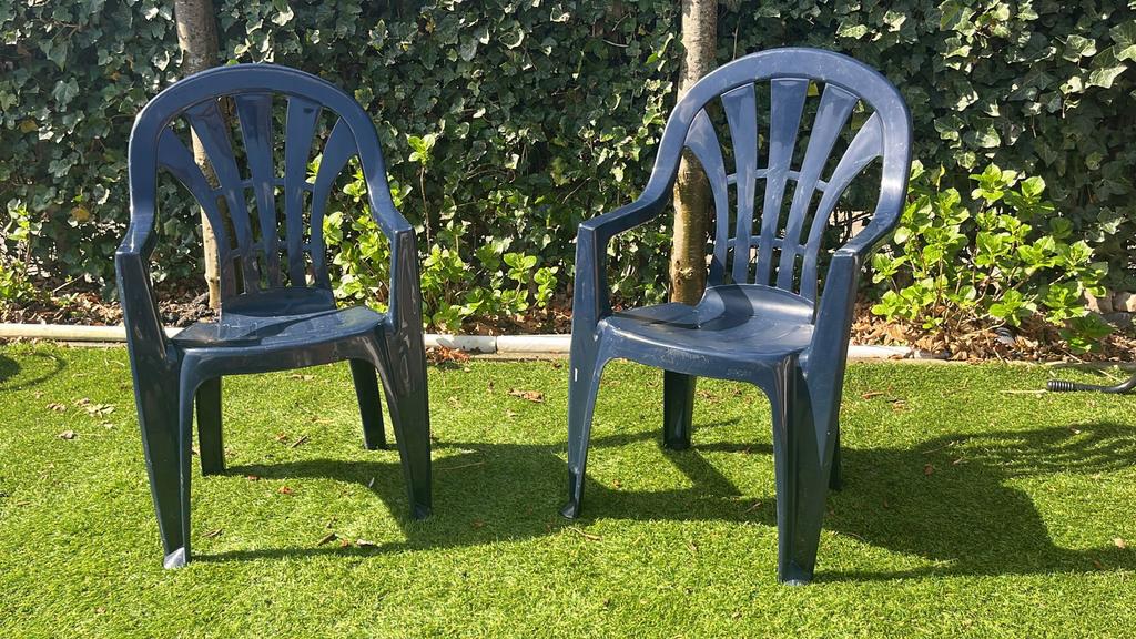 2 Jardin kunststof buitenstoelen, Ophalen, Gebruikt, Kunststof
