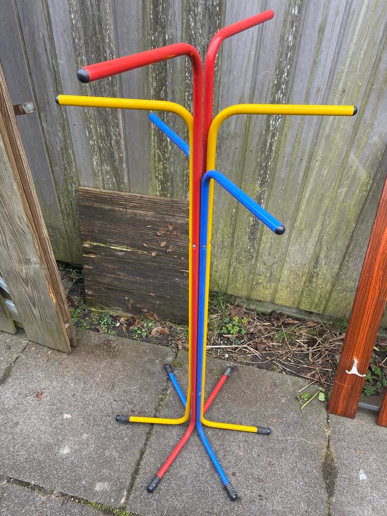 Ikea kleurrijke kapstokken. 2 stuks of apart, Wandkapstok, Ophalen of Verzenden, Zo goed als nieuw, Minder dan 100 cm