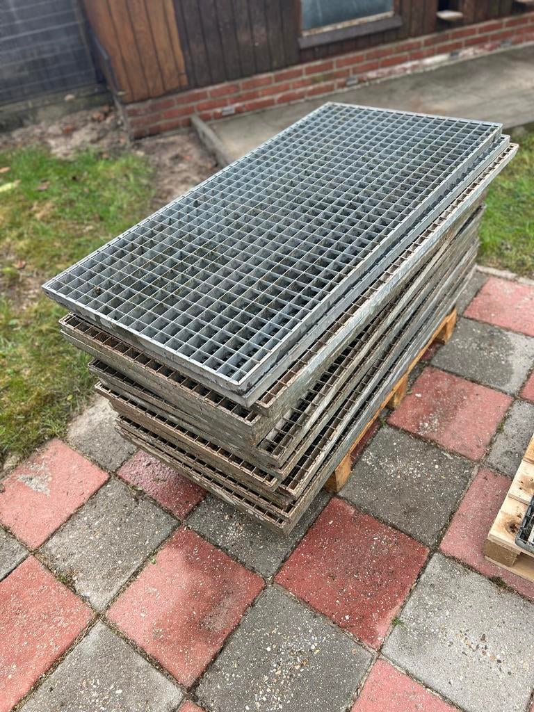 Partij gegalvaniseerde vloerroosters, Doe-het-zelf en Verbouw, Metalen, Ophalen, Gebruikt, IJzer