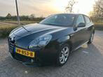 Alfa Romeo Giulietta 1.4 Turbo Multi AIR TCT 2015 Zwart, Auto's, Alfa Romeo, 1280 kg, 4 cilinders, Zwart, Origineel Nederlands