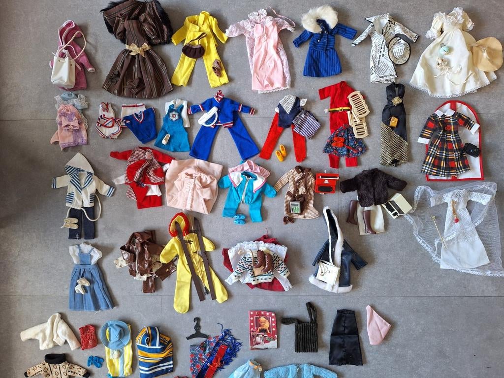 Sindy vintage kleding (begin jaren '80), Verzamelen, Ophalen of Verzenden, Gebruikt, Kleertjes