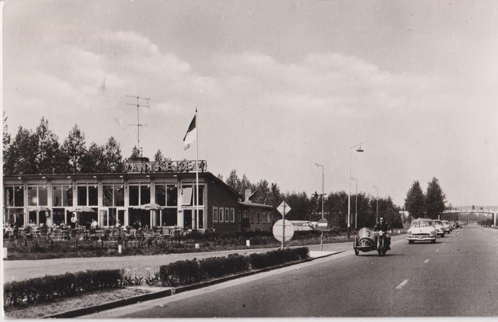 Ridderkerk,  Pleisterplaats van Kekem,auto's en Zijspanmotor, Ophalen of Verzenden, 1940 tot 1960, Ongelopen, Zuid-Holland