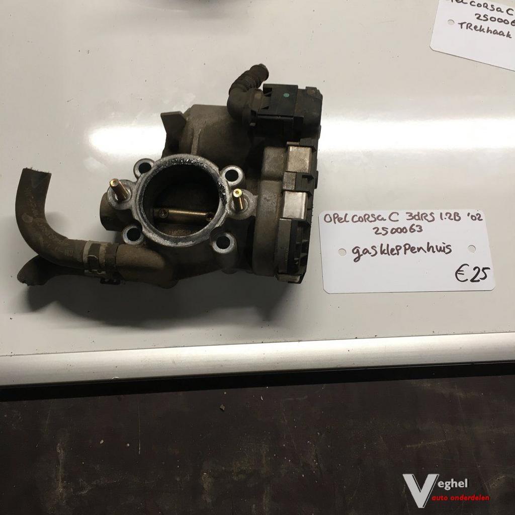 Opel Corsa C 1.2B 3 drs 2002 Wagennr 2500063   Gasklephuis