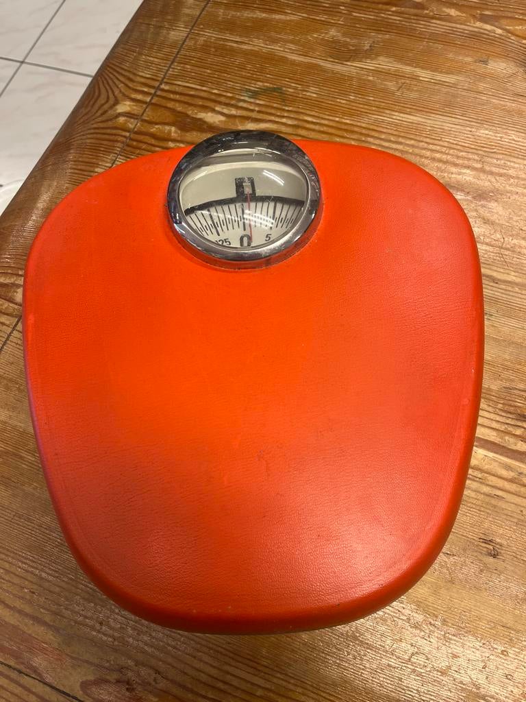 Vintage oranje weegschaal - Retro badkamer decoratie, Ophalen of Verzenden