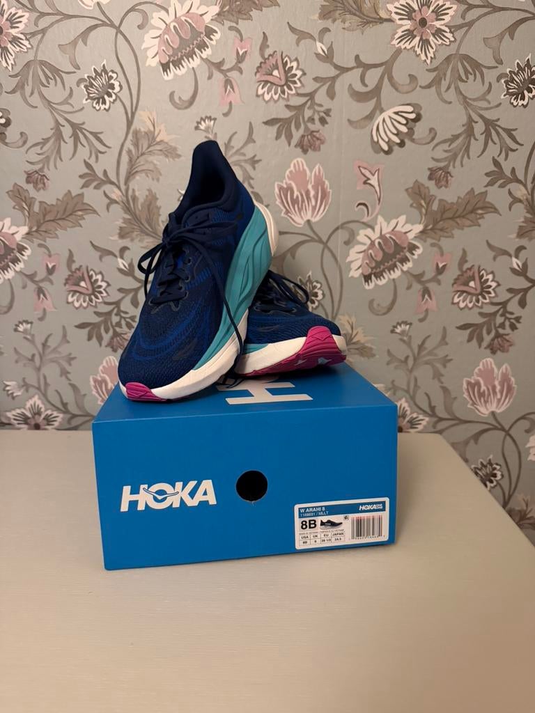 Hoka arahi 8 hardloopschoenen, Sport en Fitness, Loopsport en Atletiek, Ophalen of Verzenden, Zo goed als nieuw, Hardloopschoenen