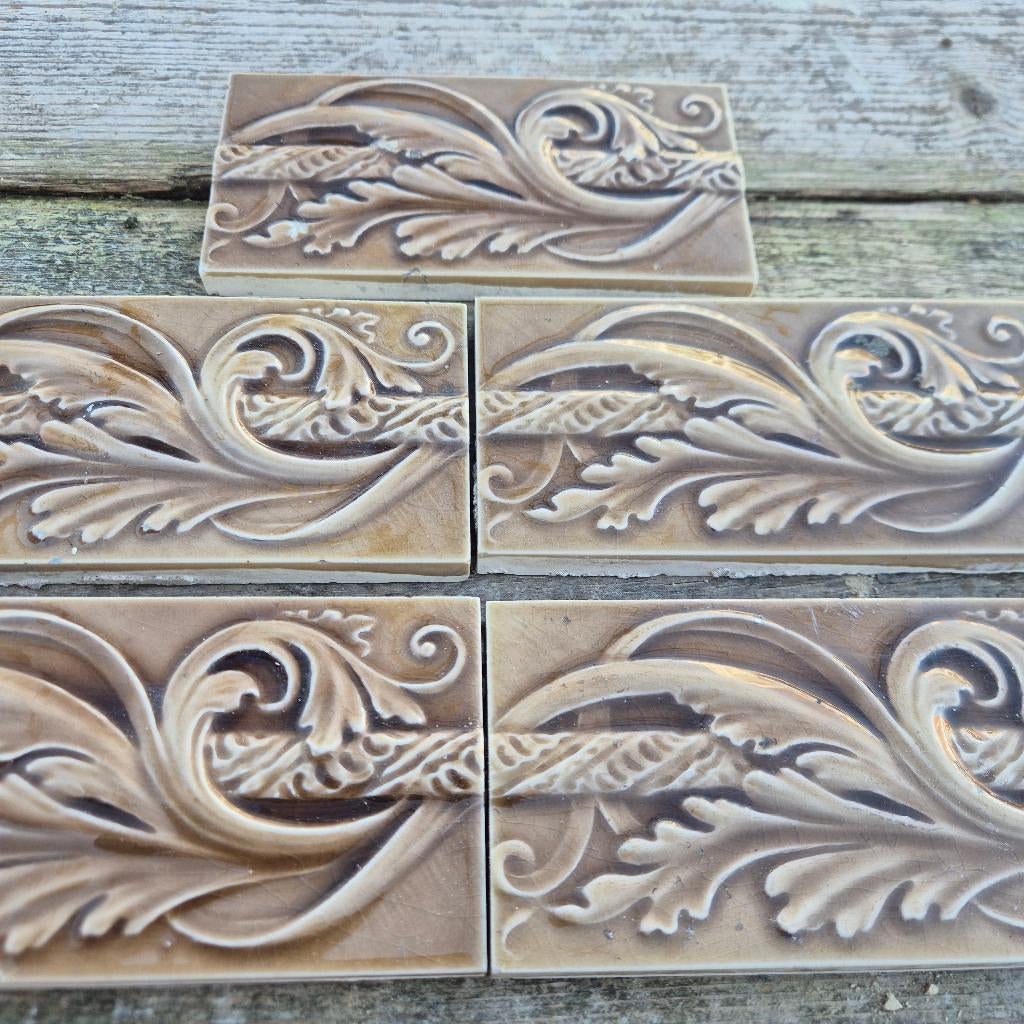 58 Engelse antieke randtegels opgelegd decor 15.4x7.7cm, Ophalen