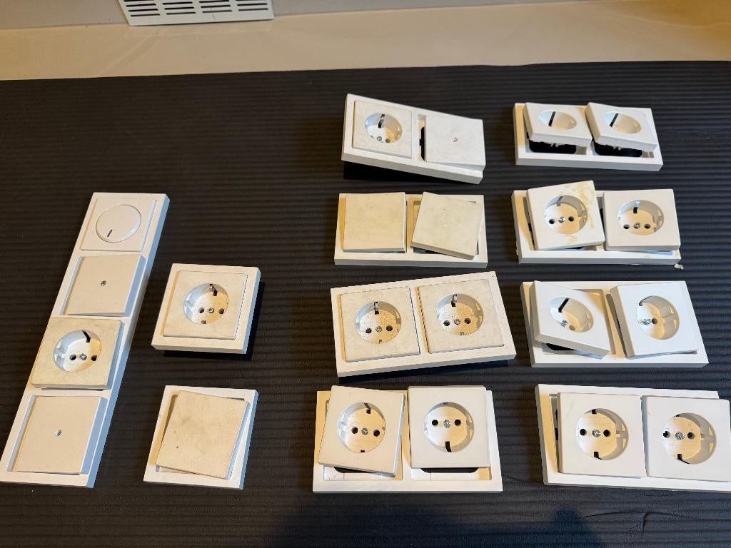 Busch Jaeger Future Linear studio wit stopcontact schakelaar, Ophalen, Gebruikt, Stopcontact