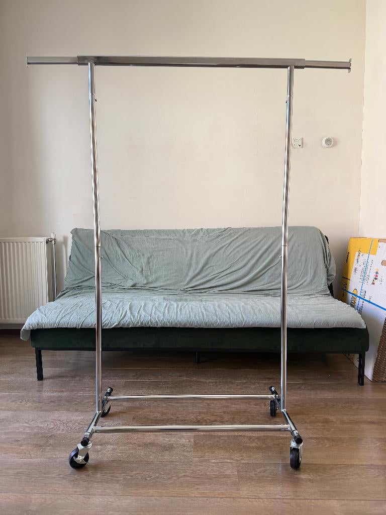 Heavy Duty verrijdbaar kledingrek op wielen, Ophalen, Met wielen, Zo goed als nieuw