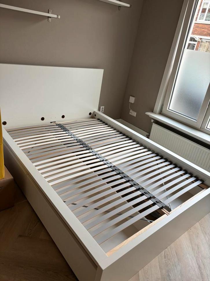 IKEA malm bed 140x200, Huis en Inrichting, Slaapkamer | Bedden, Gebruikt, Tweepersoons, 140 cm, Hout, Wit, Ophalen