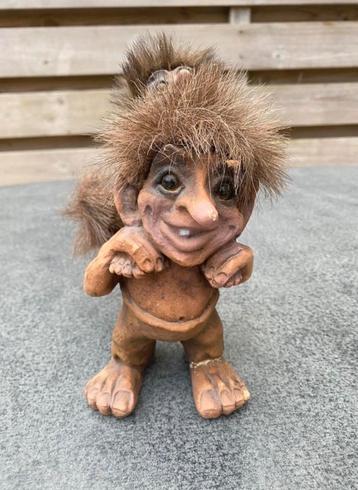 Handgemaakte originele noorse trollen van Nyform beschikbaar voor biedingen