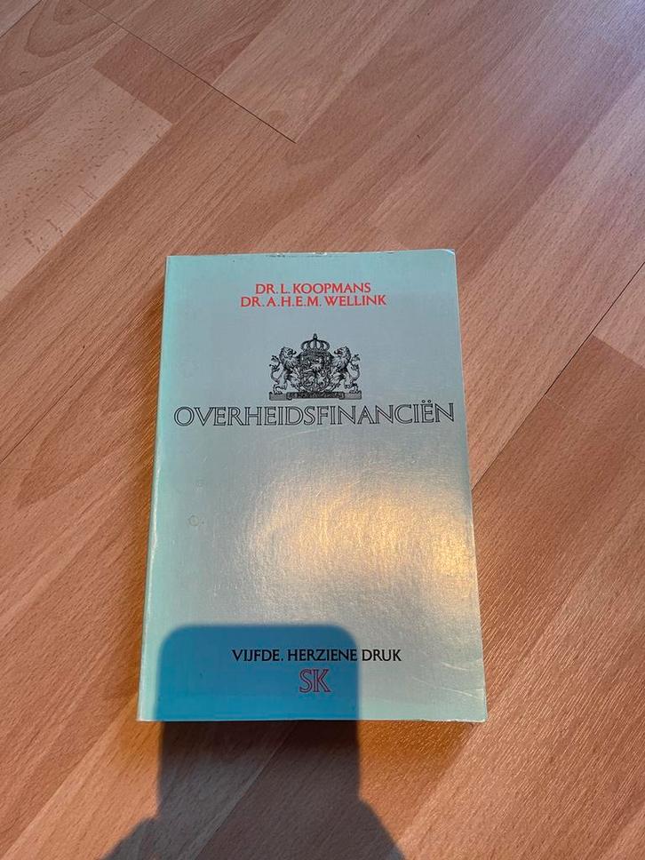 Overheidsfinanciën - Dr. L. Koopmans, Boeken, Politiek en Maatschappij, Gelezen, Politiek en Staatkunde, Nederland, Ophalen of Verzenden
